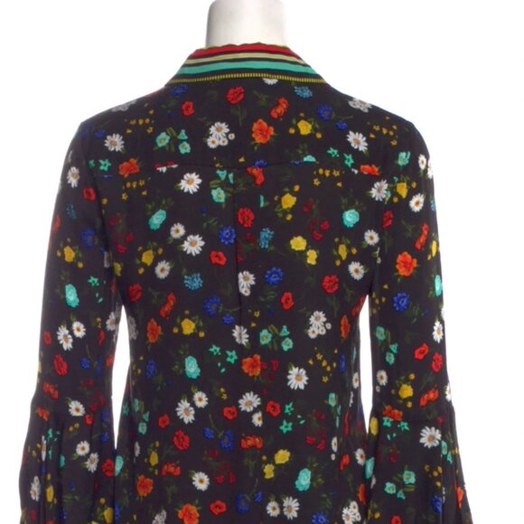 Alice + Olivia Floral Print V-Neck Button-Up Top - Picture 3 of 6
